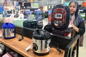 Rice Cooker Gratis 137 Ribu Unit Masih Tunggu Pencairan Anggaran